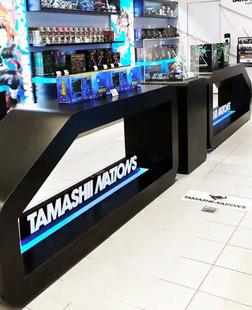 Tamashi Store Center Display-1